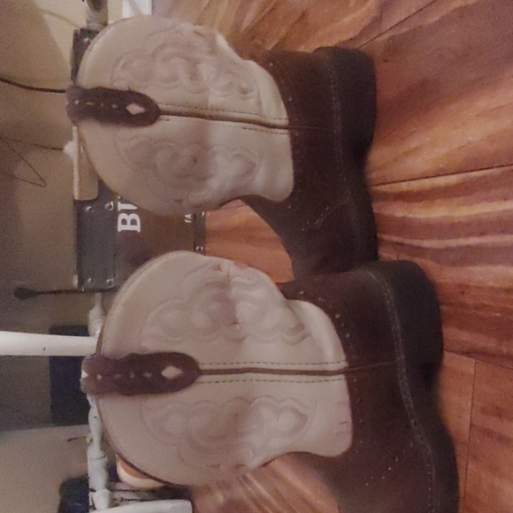 Justin Boots - Picture 5 of 8